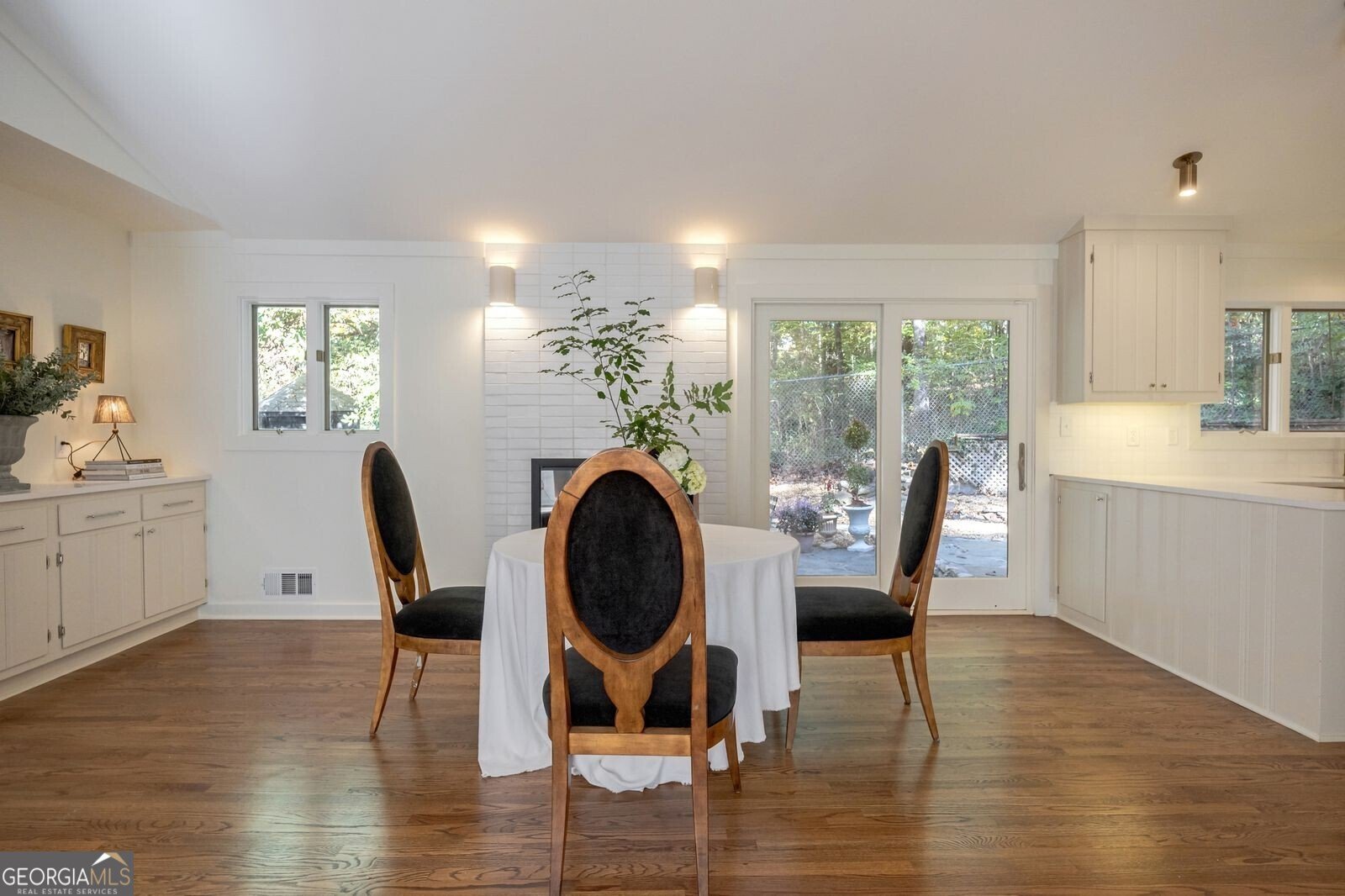 922 Barton Woods Road Atlanta - 1