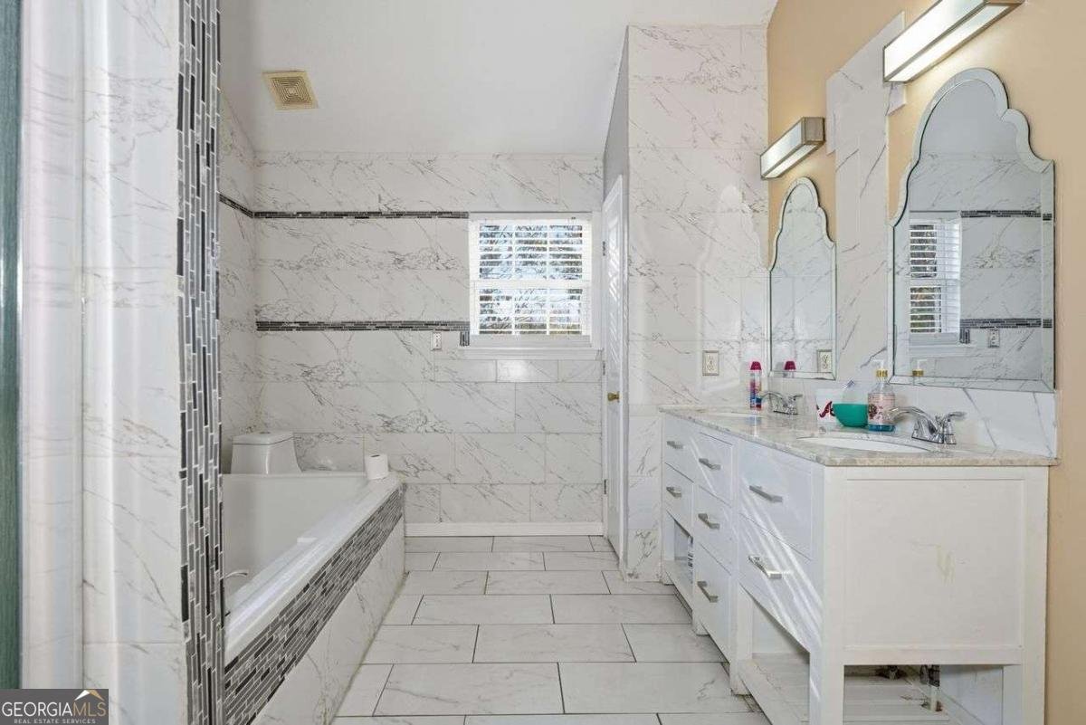 1191 Grove Trail Pass Douglasville - 26