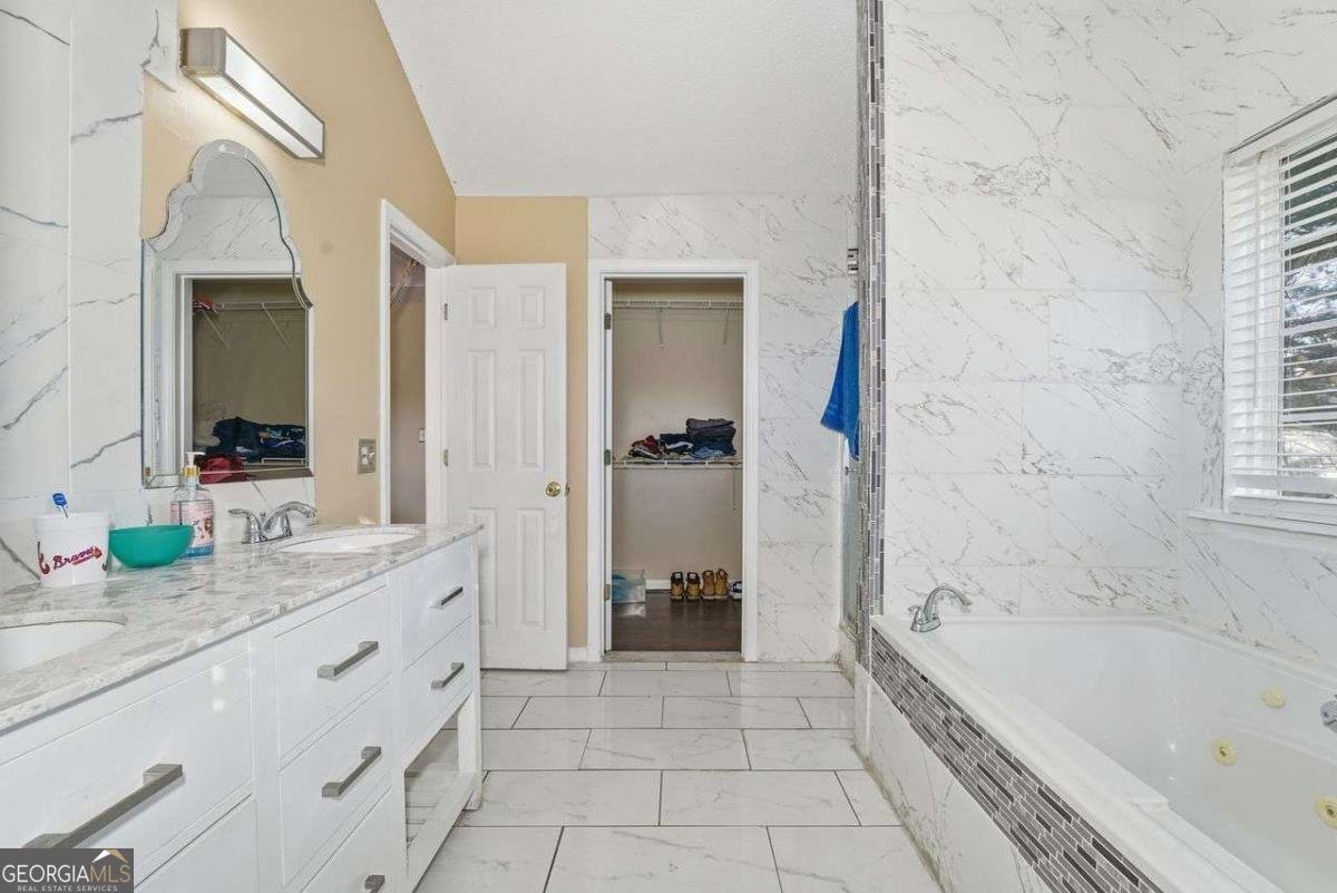 1191 Grove Trail Pass Douglasville - 29