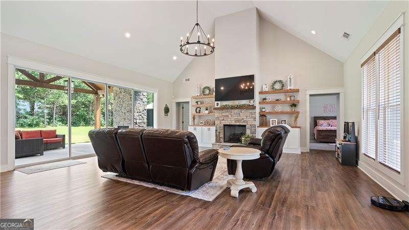 100 Rainey Road Temple - 9