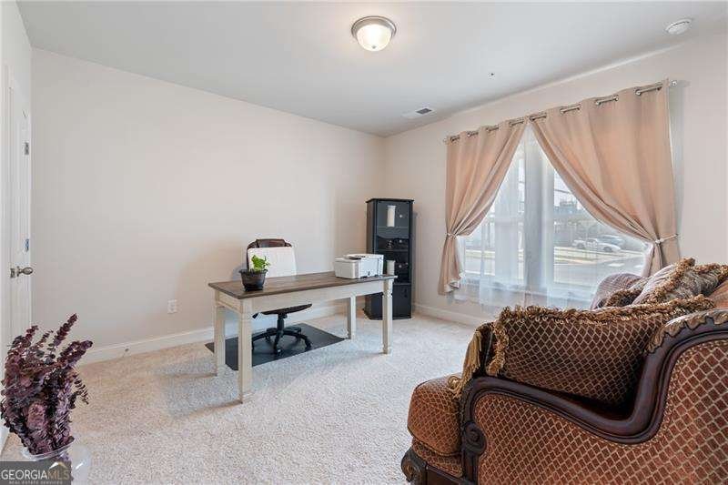 823 Mackay Creek Woodstock - 1