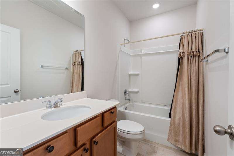 823 Mackay Creek Woodstock - 2