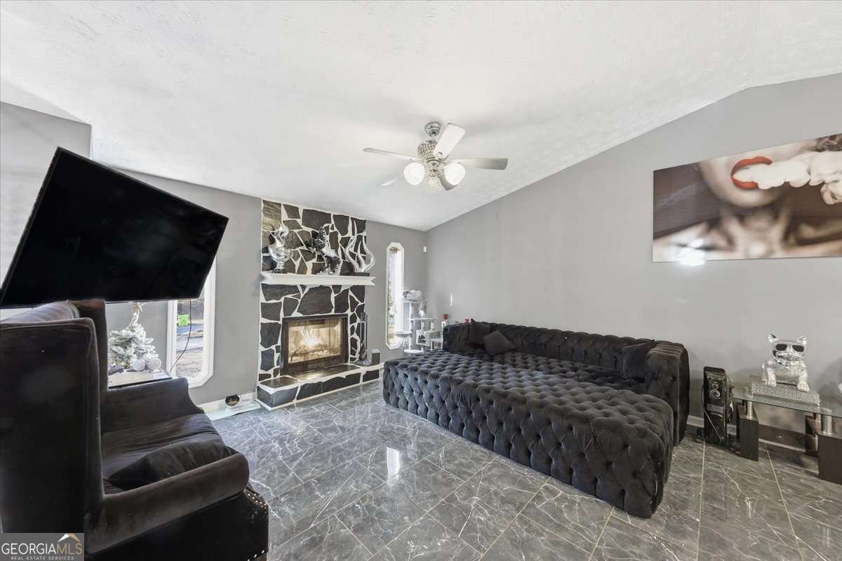 1774 Trail Creek Drive Lithia Springs - 8