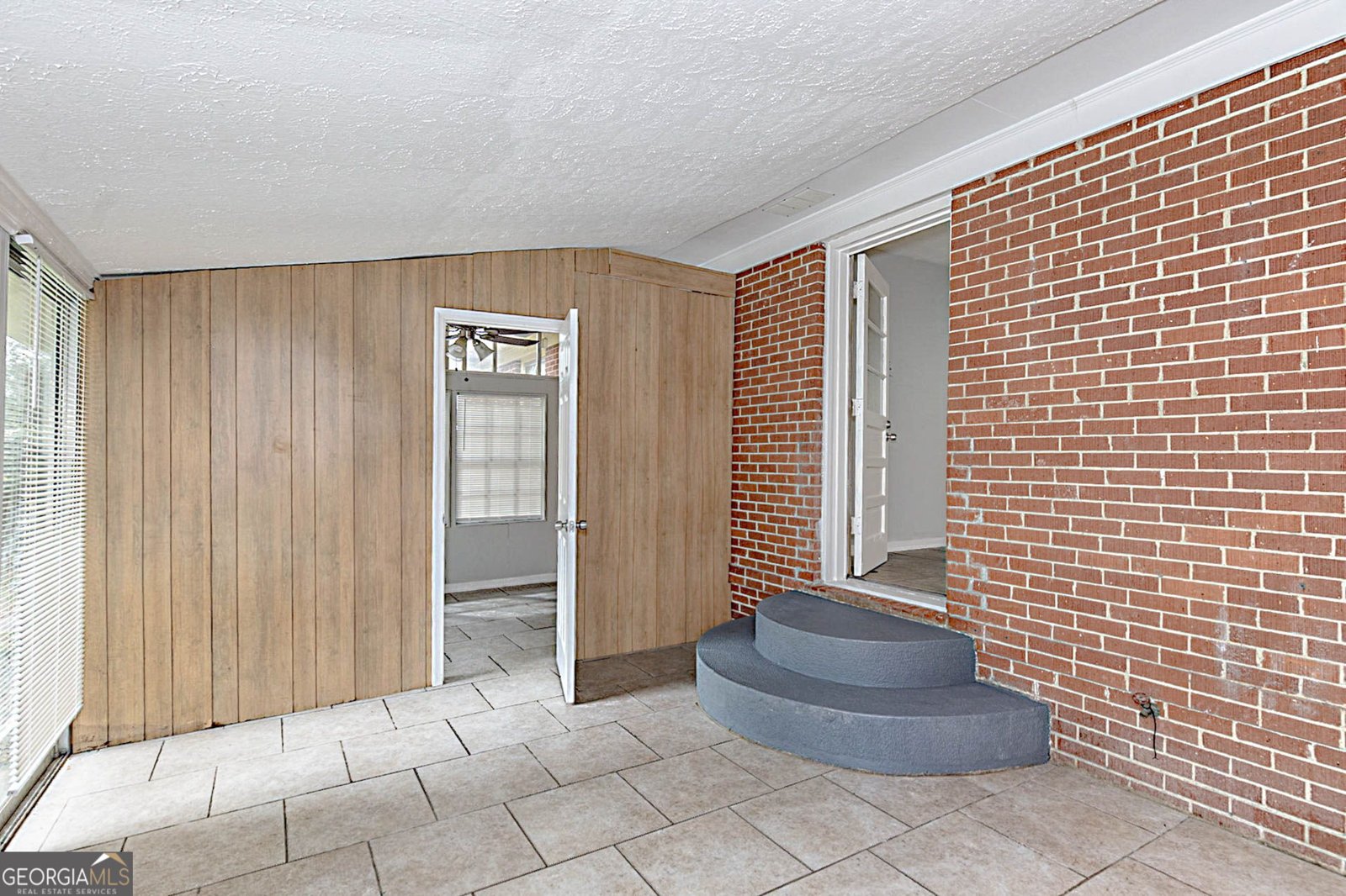 392 Olsen Avenue Columbus - 19