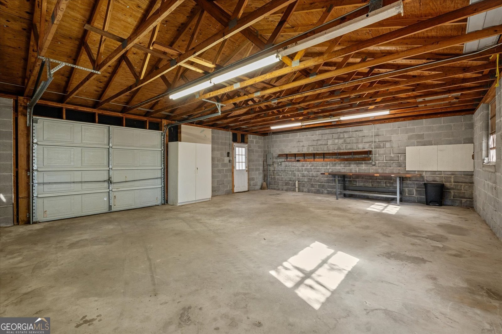 380 Rome St Temple - 32