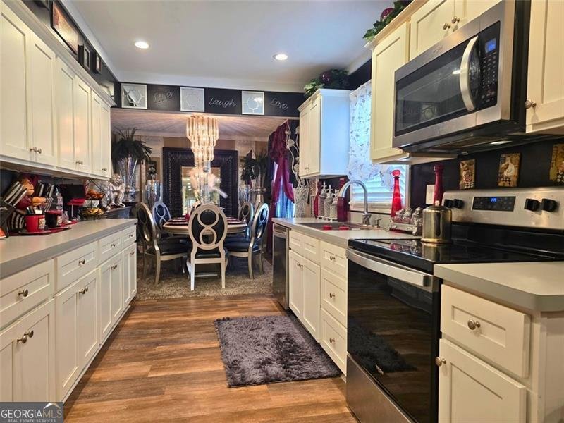 2303 COUNTRY CLUB Drive Conyers - 12