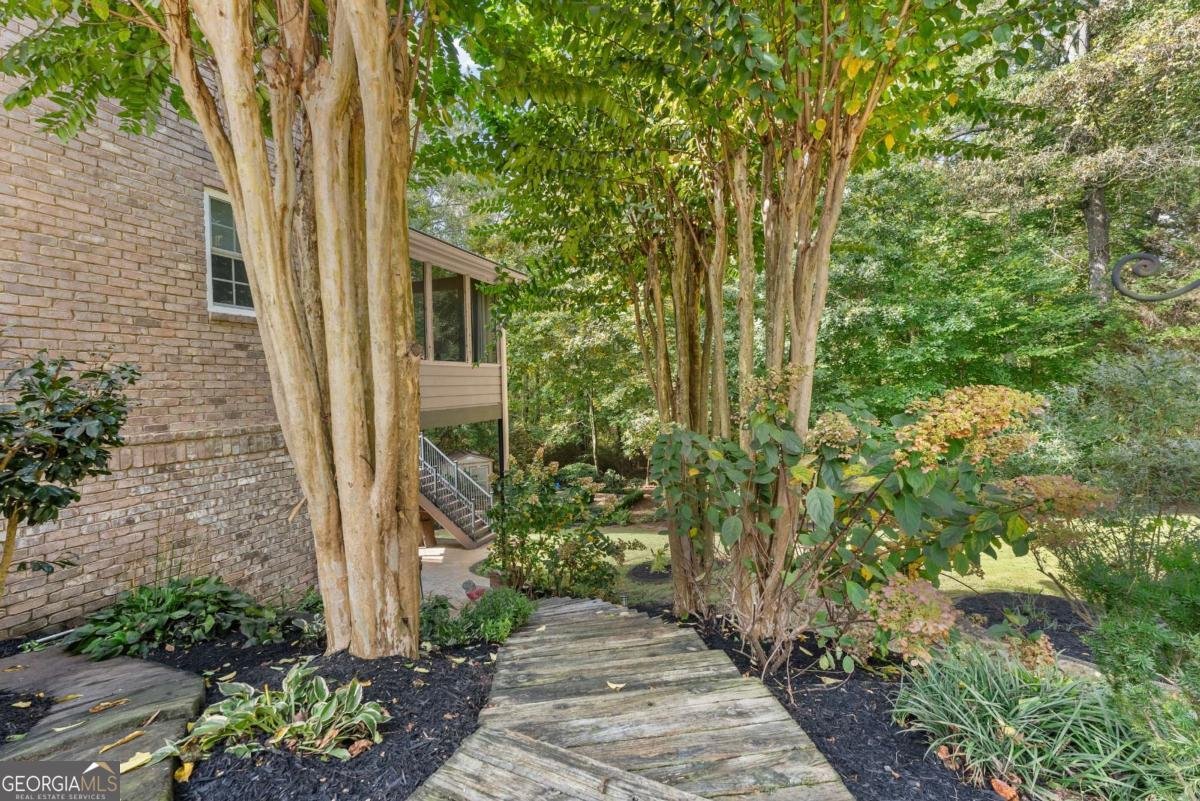 6380 Lake Oak Landing Cumming - 59