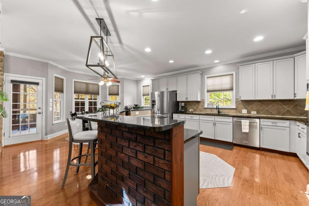 6380 Lake Oak Landing Cumming - 6