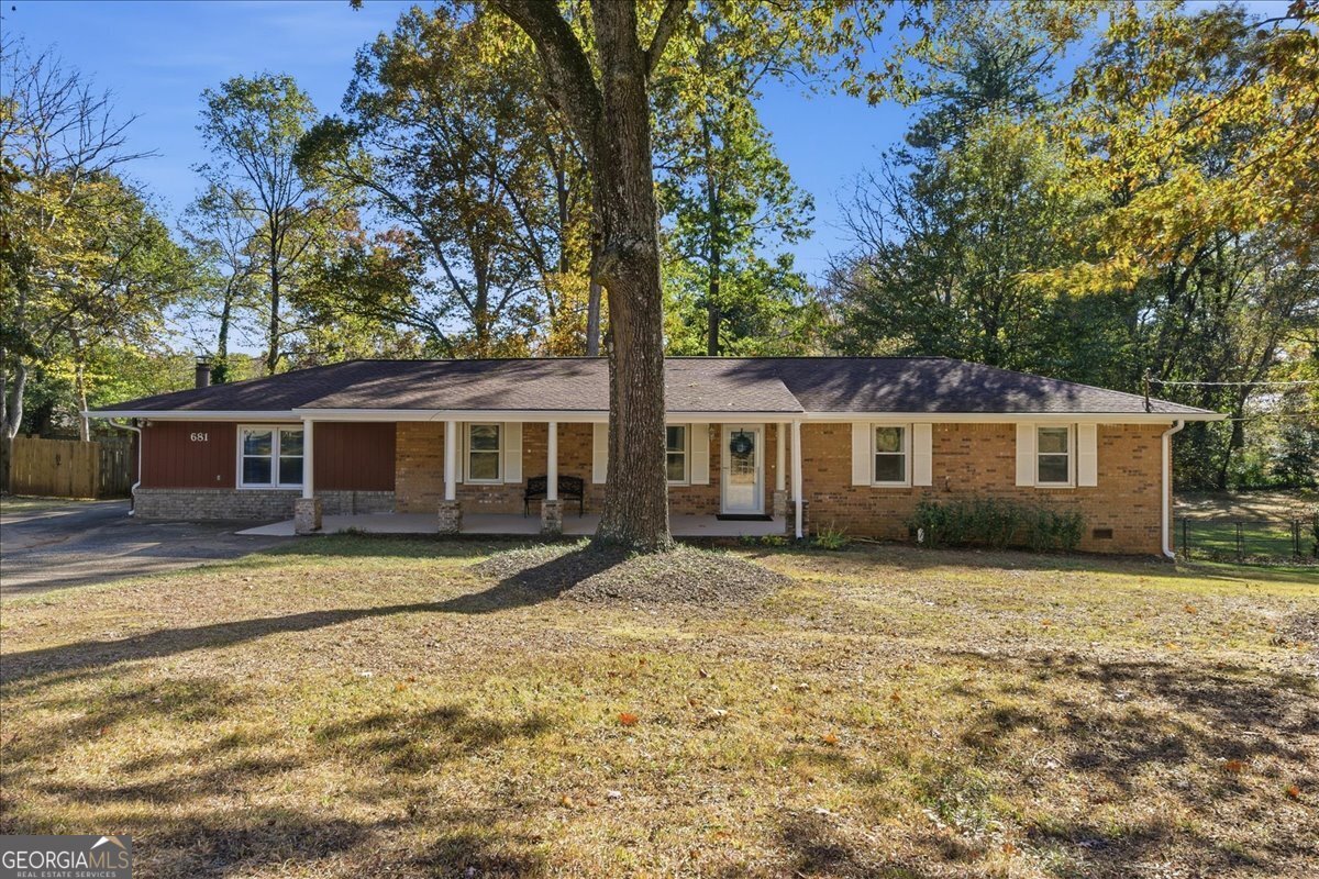 681 Manor Ridge Drive Mableton - 1