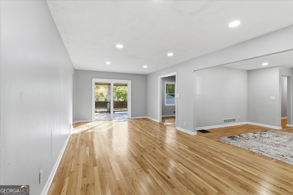 681 Manor Ridge Drive Mableton - 11