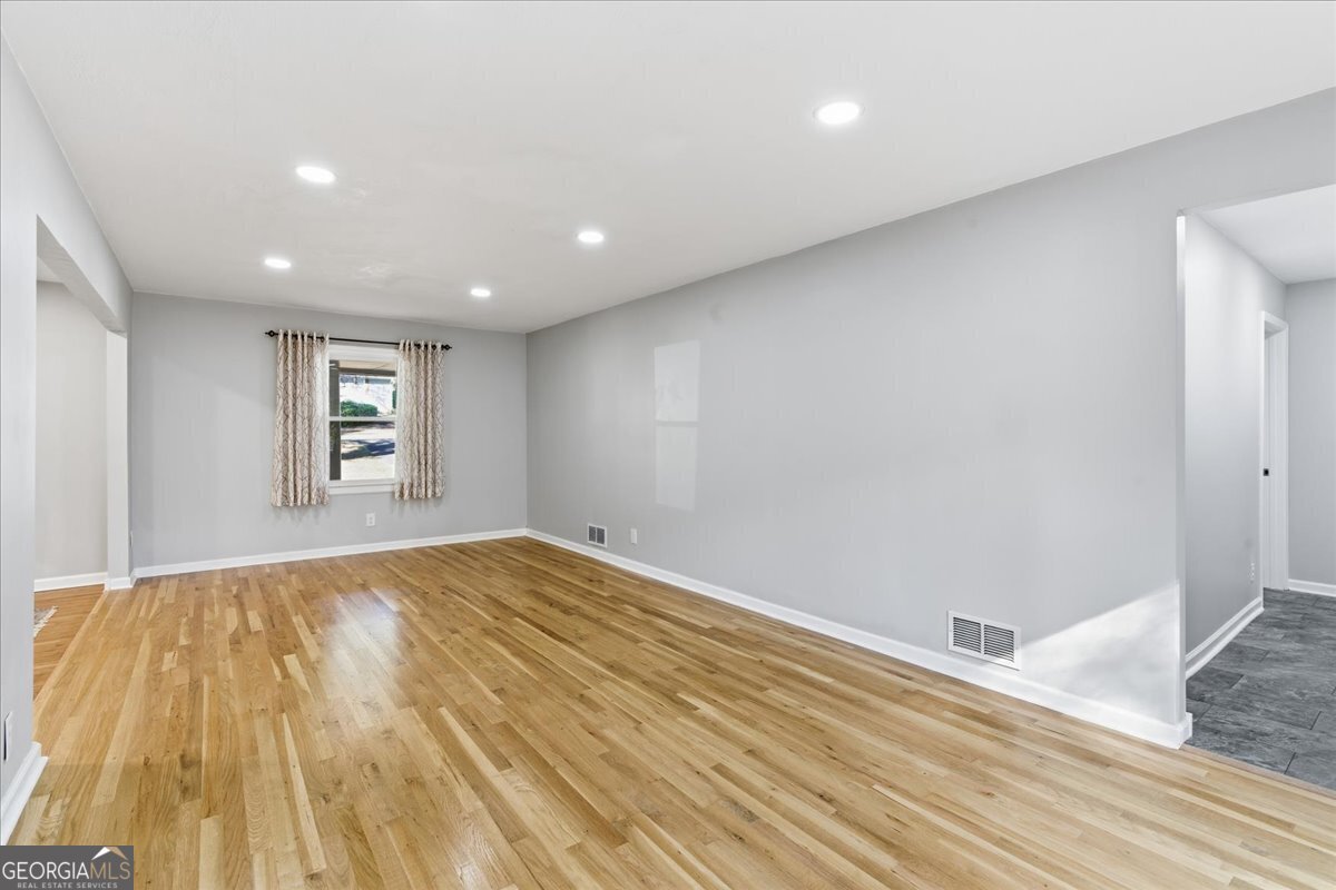 681 Manor Ridge Drive Mableton - 12