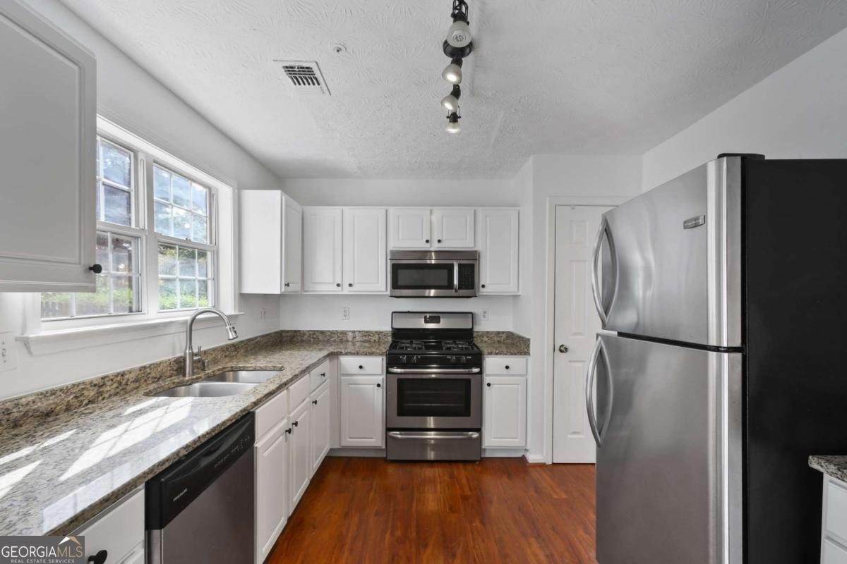 1442 GLENOVER Circle Marietta - 7