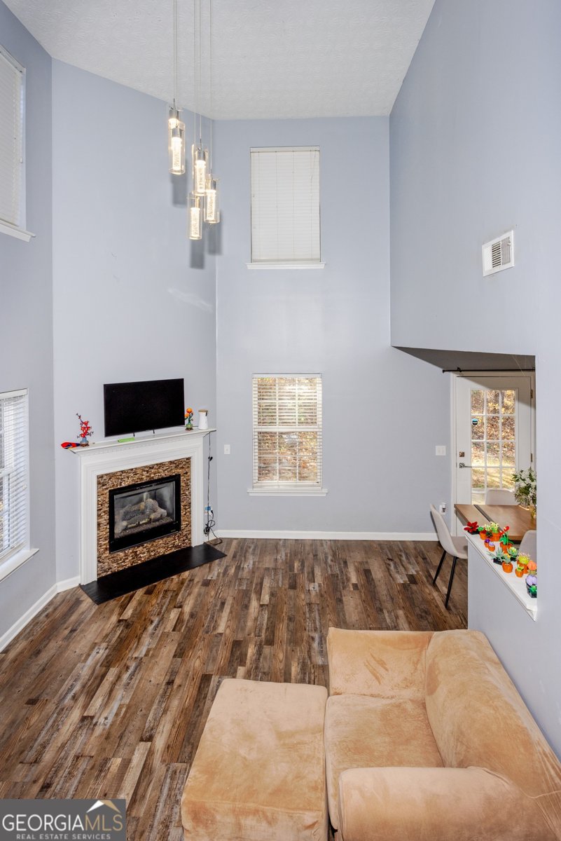 269 Silver Ridge Drive Dallas - 34