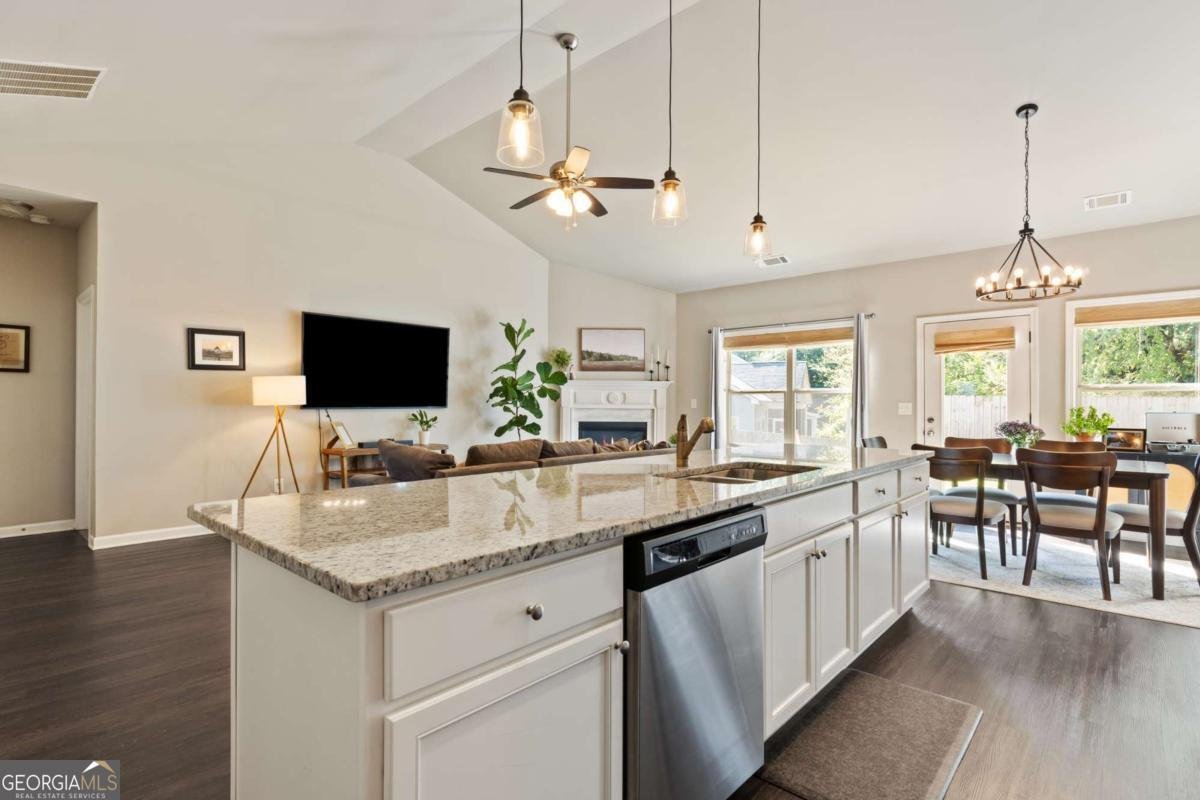 383 Brighton Park Circle Hoschton - 12