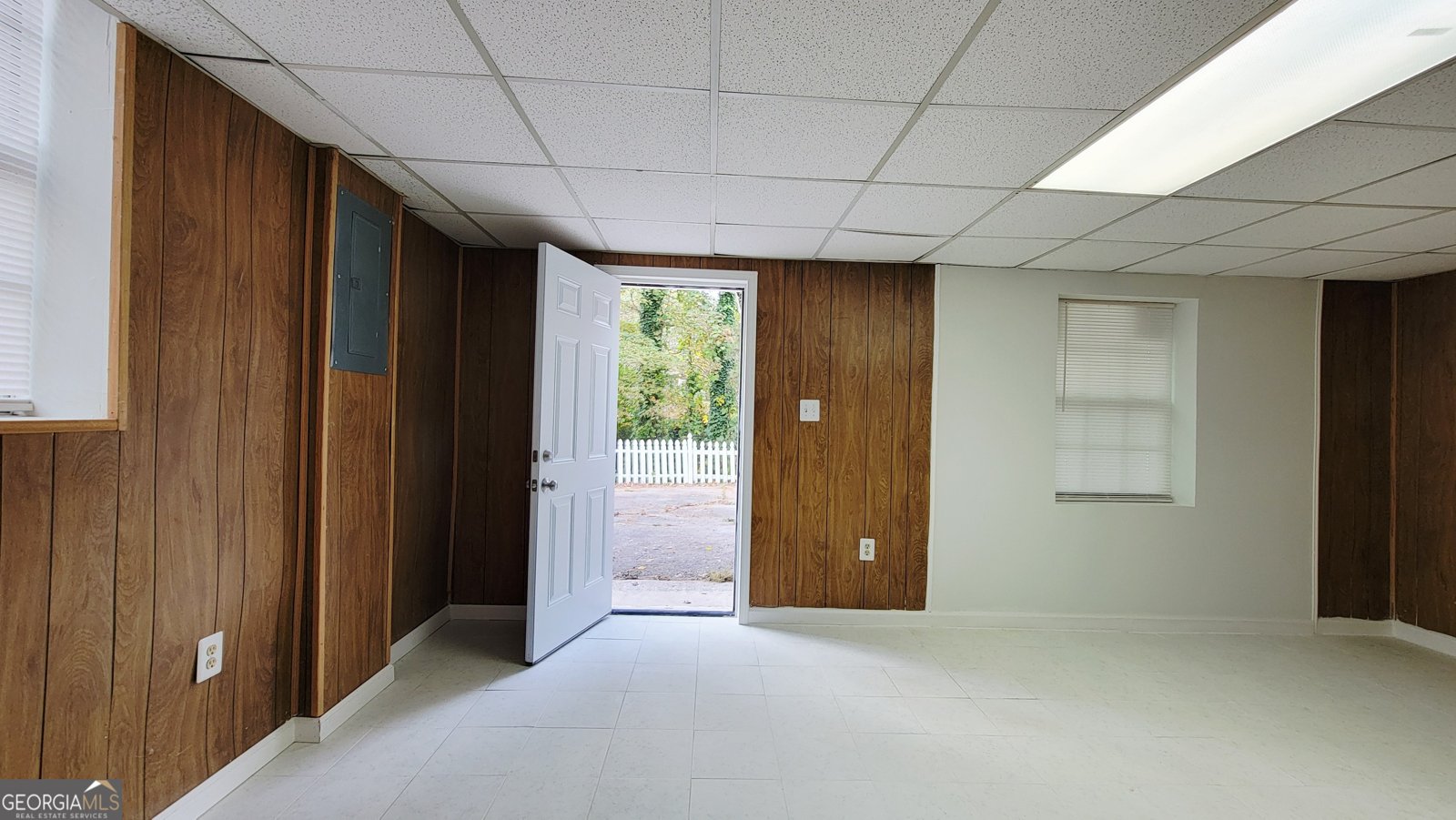 6061 Winview Drive Forest Park - 25