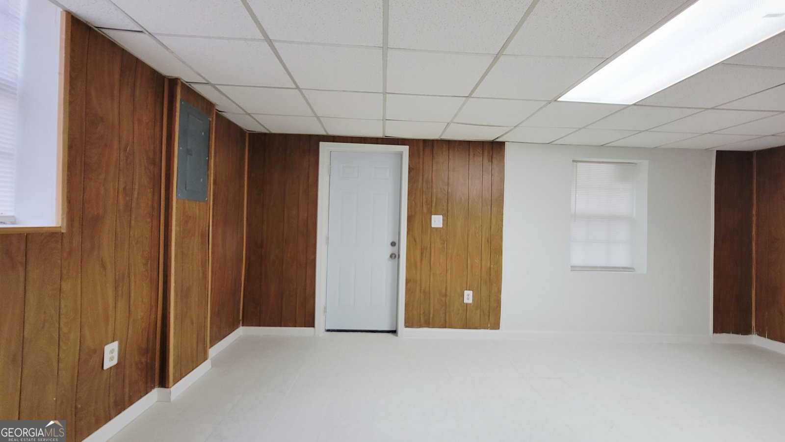 6061 Winview Drive Forest Park - 26