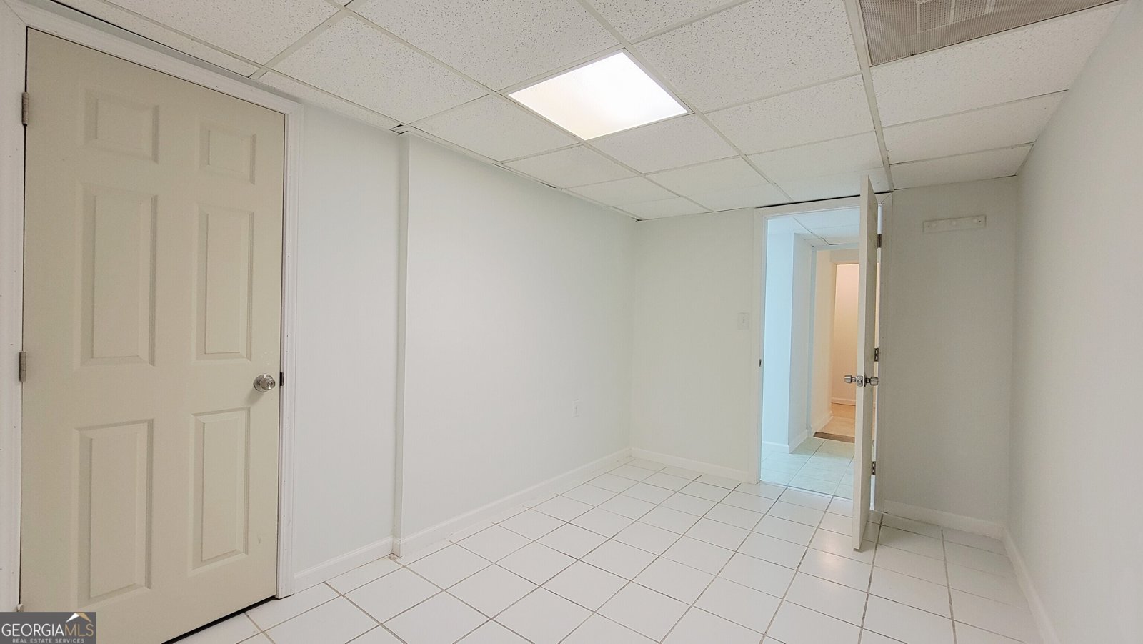 6061 Winview Drive Forest Park - 31