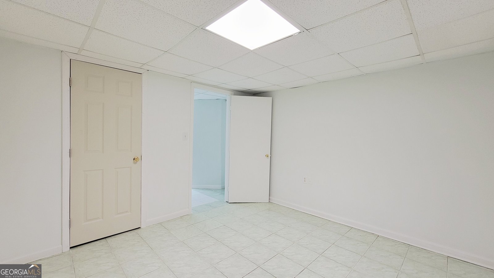 6061 Winview Drive Forest Park - 34