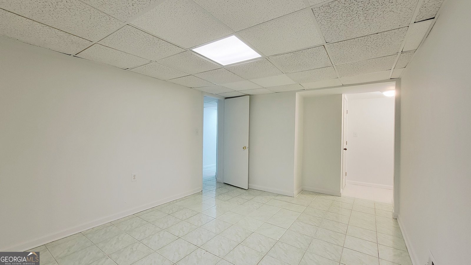 6061 Winview Drive Forest Park - 36