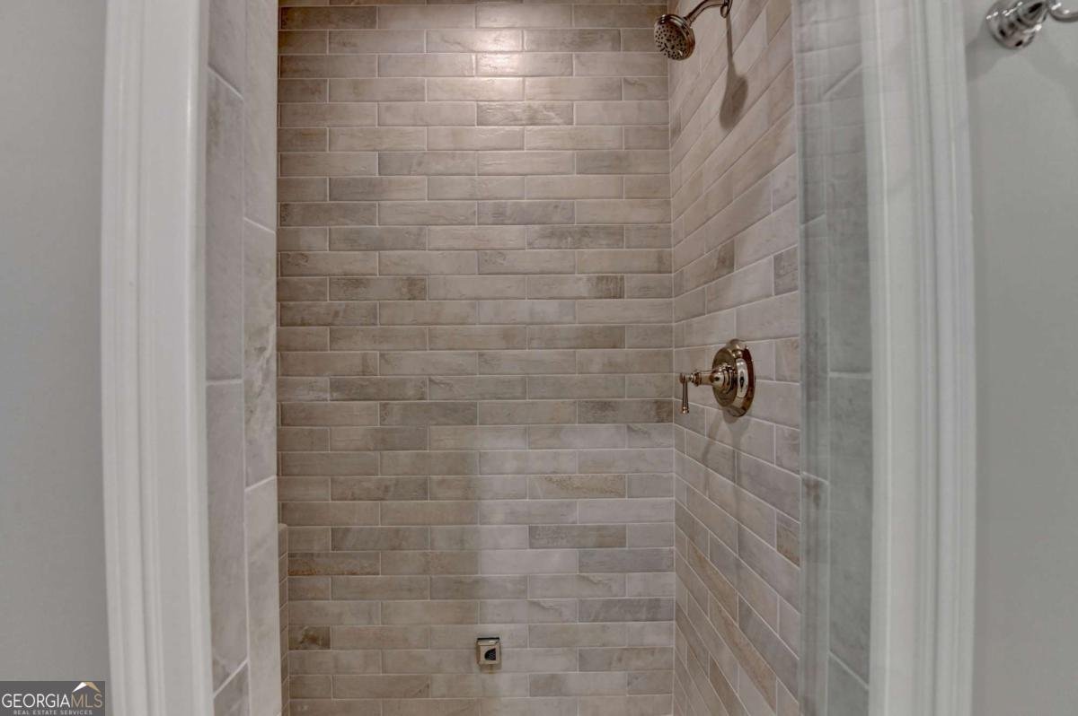 6680 Sunbriar Drive Cumming - 42