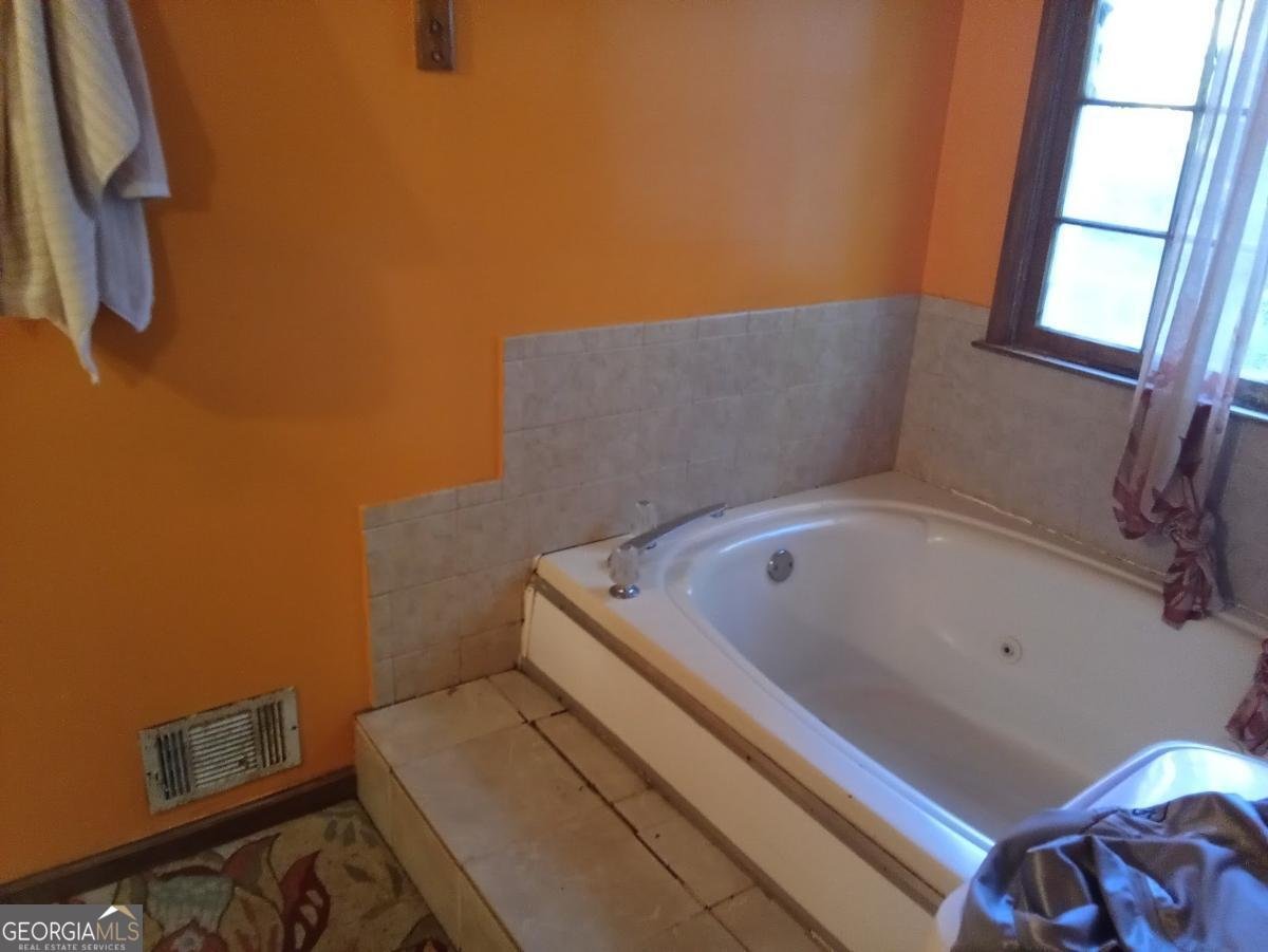 125 Bob White Drive Stockbridge - 11