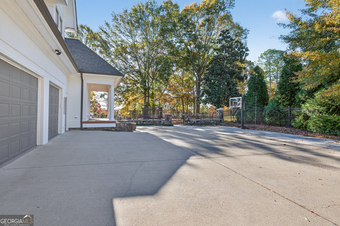 5317 Legends Drive Braselton - 68