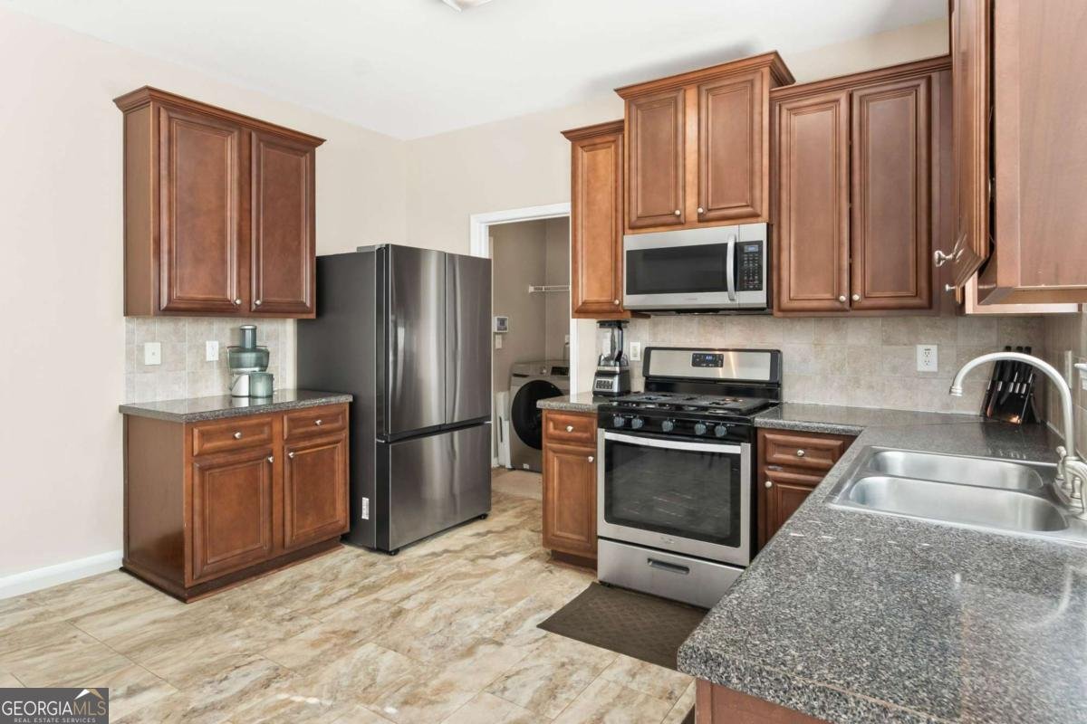 3024 Gayle Manor Lane Snellville - 16