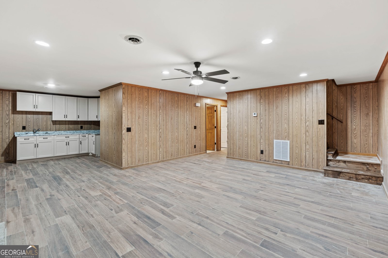 6421 Holly Springs Road Clermont - 38