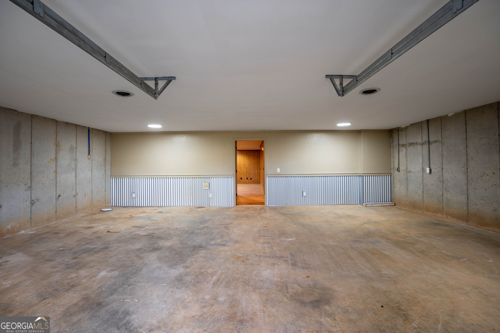 6421 Holly Springs Road Clermont - 48