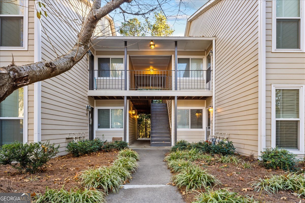 1009 Lake Pointe Circle Roswell - 1