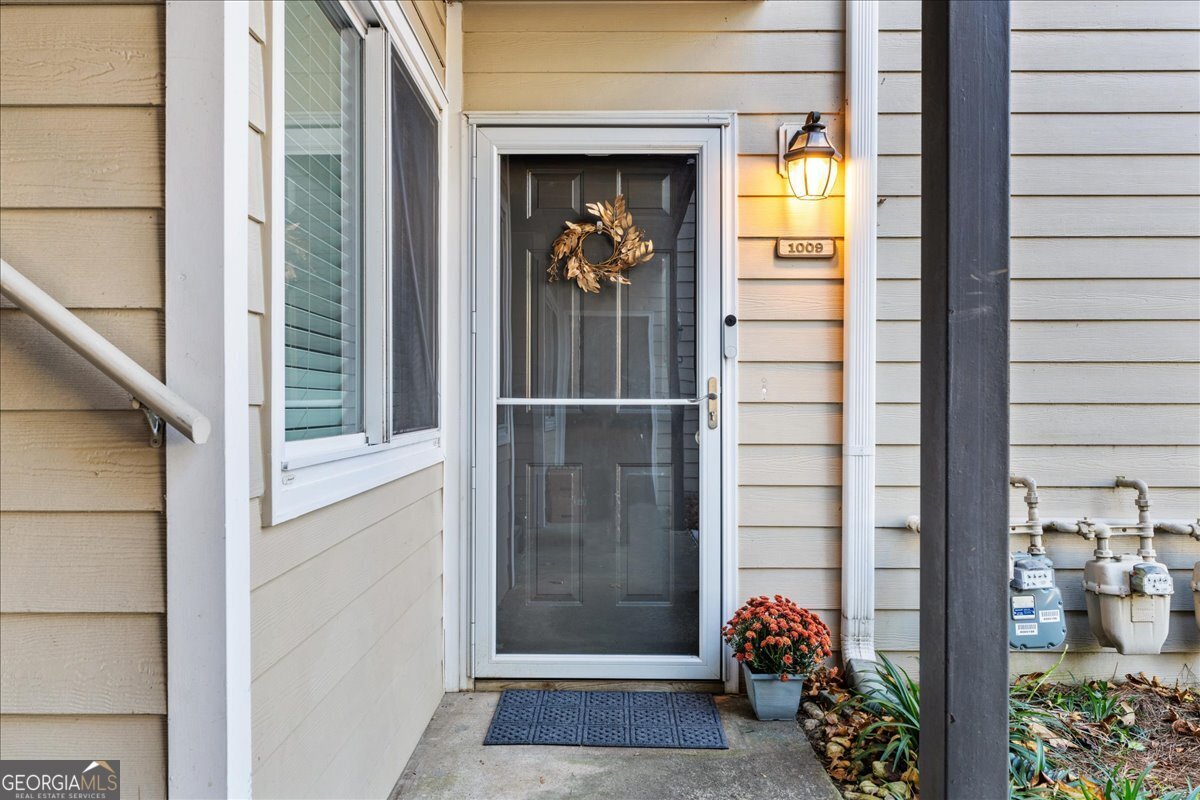 1009 Lake Pointe Circle Roswell - 2