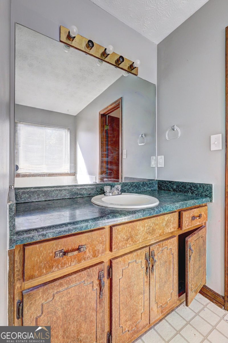 170 Oakland Boulevard Stockbridge - 21