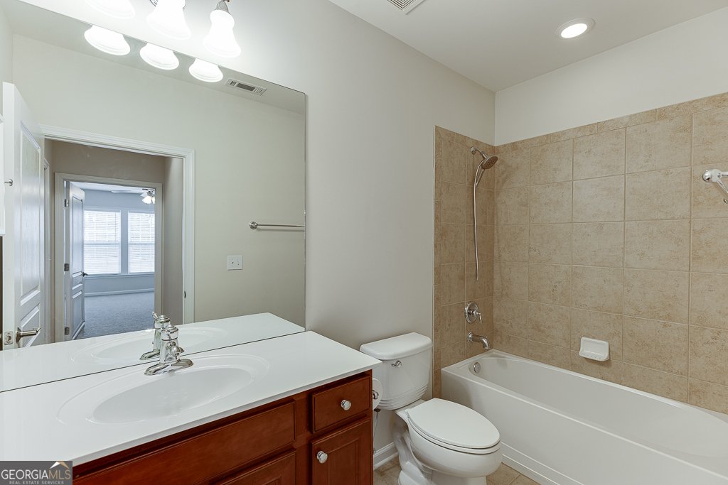 6407 Lantern Ridge Hoschton - 64