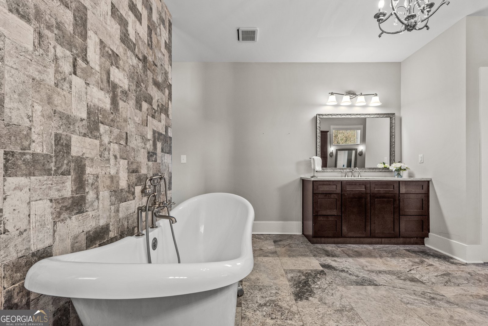 1040 Peacock Drive Bishop - 19