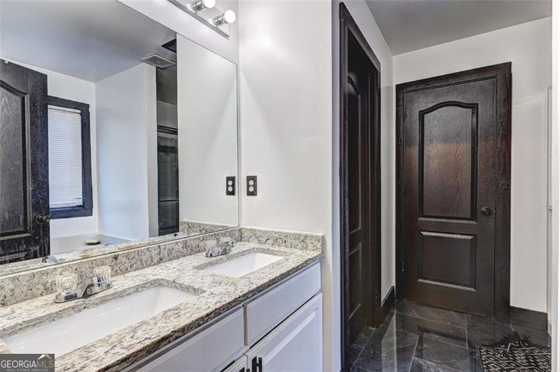 512 VICKERS Lane Locust Grove - 29