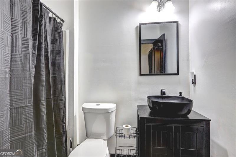 512 VICKERS Lane Locust Grove - 33