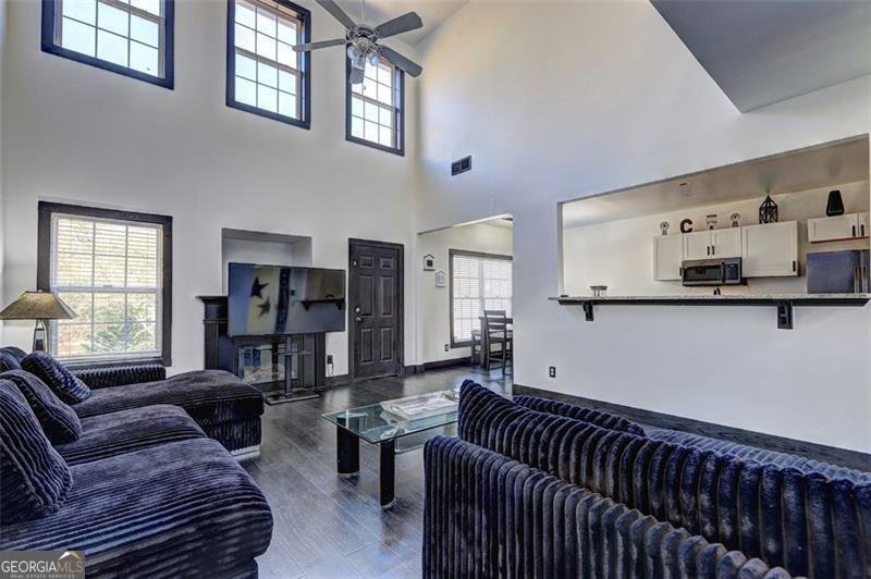 512 VICKERS Lane Locust Grove - 40