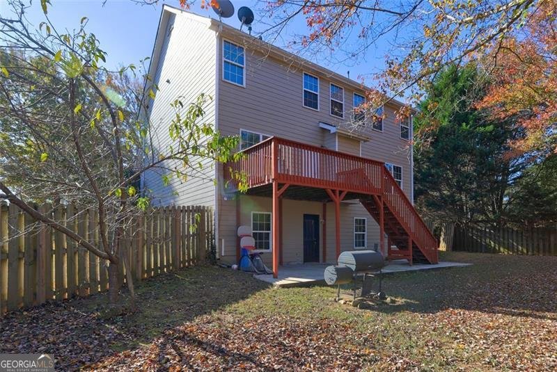 512 VICKERS Lane Locust Grove - 43