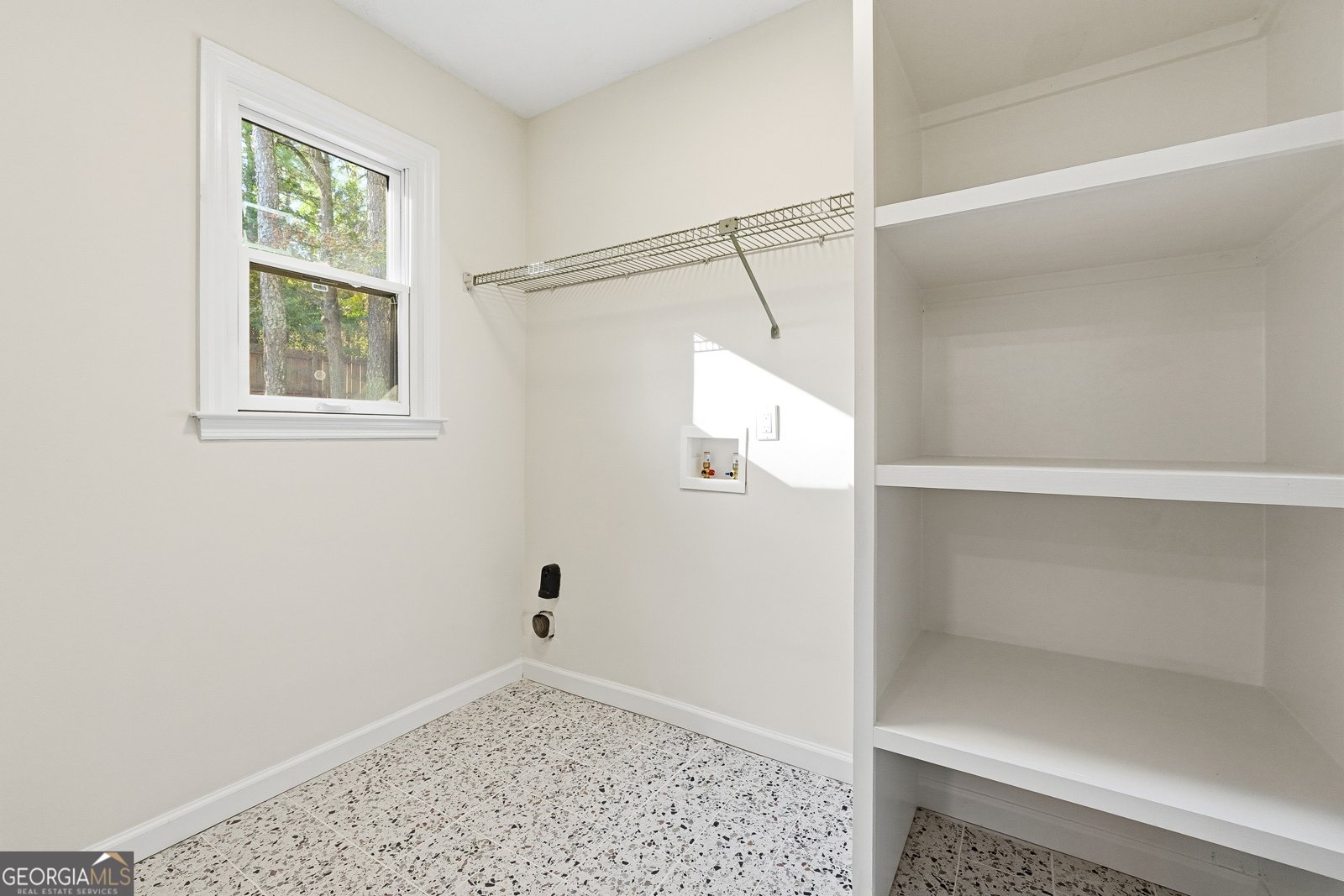 4146 Chimney Lake Drive Roswell - 27