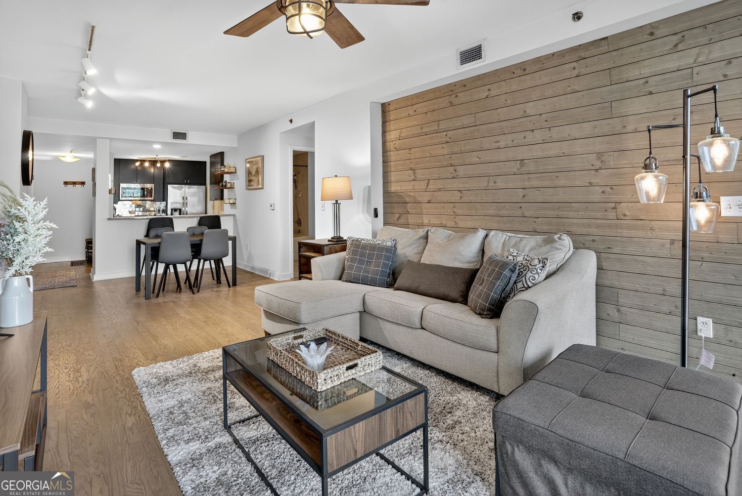 3338 Peachtree Road Atlanta - 1