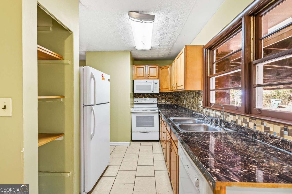 1334 Jennie Lane Lilburn - 1