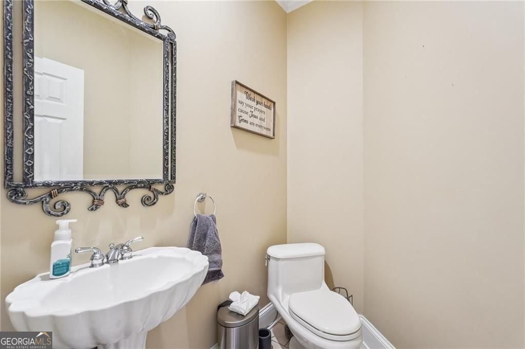 701 Camelback Road Cleveland - 10