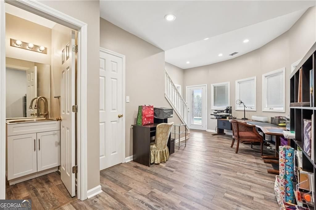 701 Camelback Road Cleveland - 36