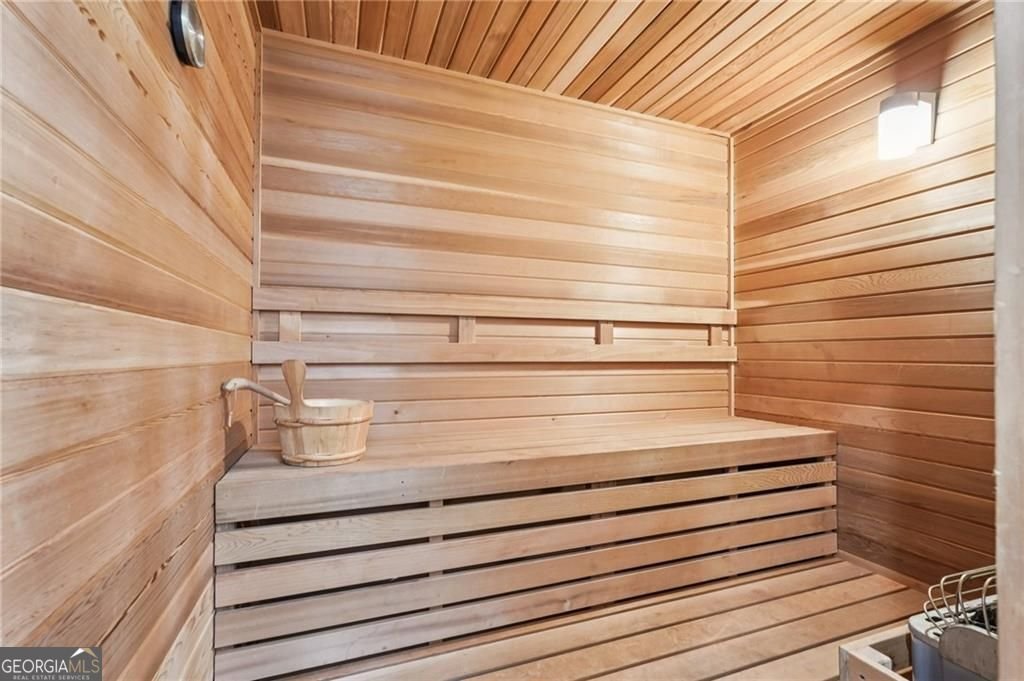 701 Camelback Road Cleveland - 39