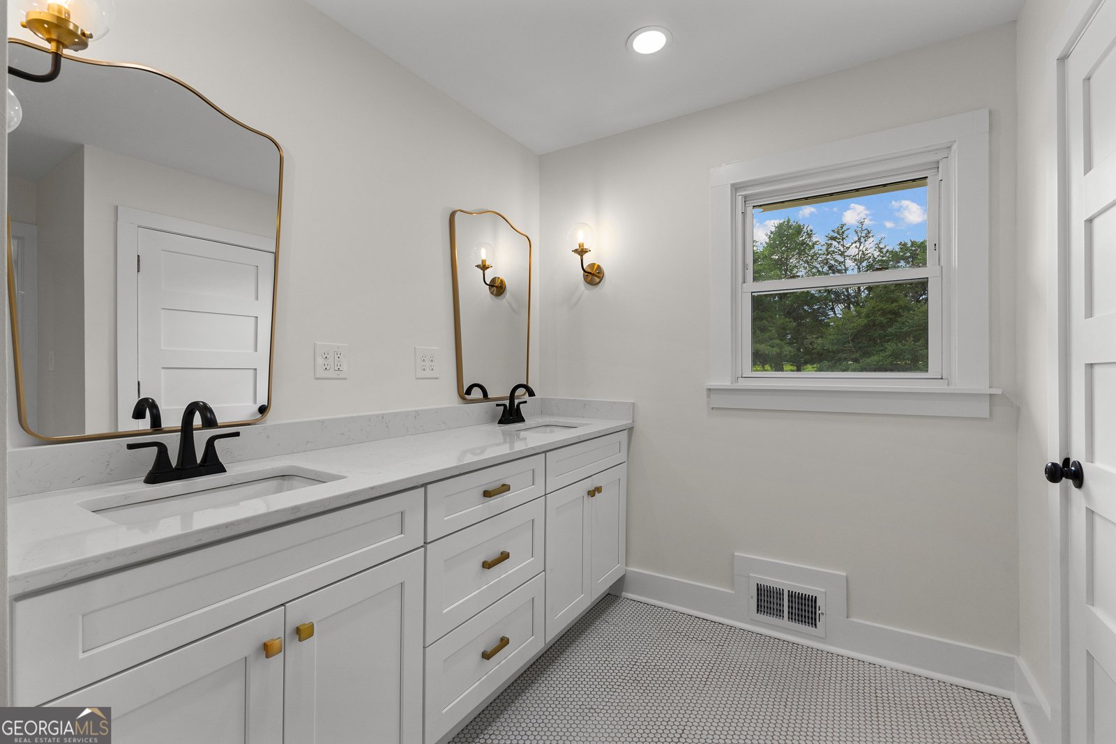 1367 Sharpsburg McCollum Road Sharpsburg - 46