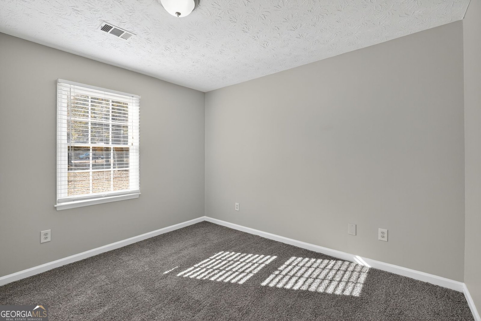 20 Roundup Place Ellenwood - 32