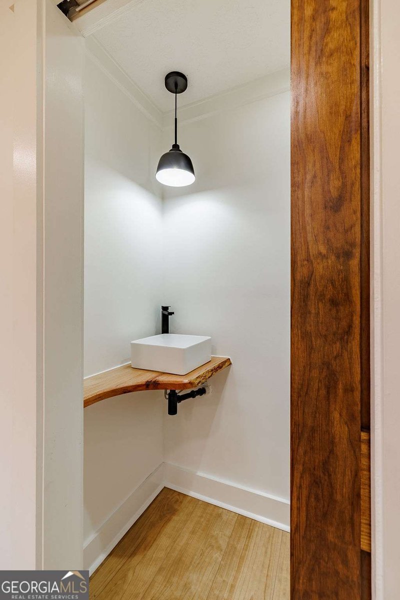 1410 Old Bishop Road Bishop - 18