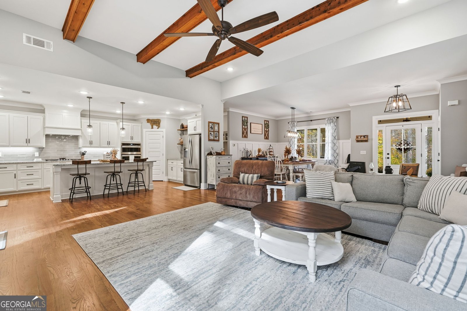 227 Wilshire Terrace White - 14