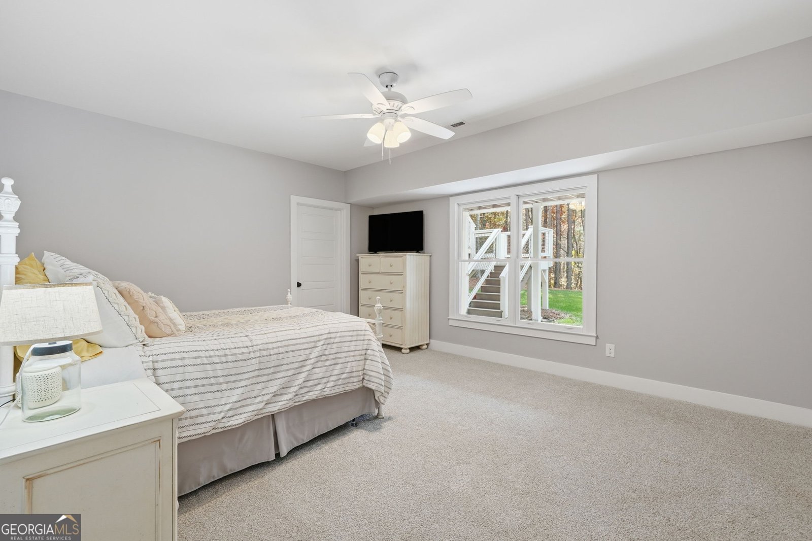 227 Wilshire Terrace White - 35