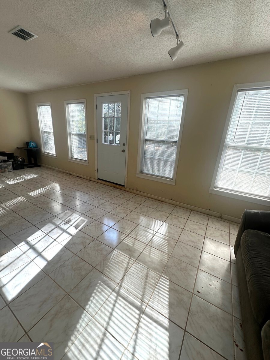 309 Windsor Walk Conyers - 11